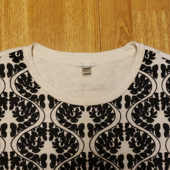 J Crew XS cream/black embroidered tee - Picture 3 of 3